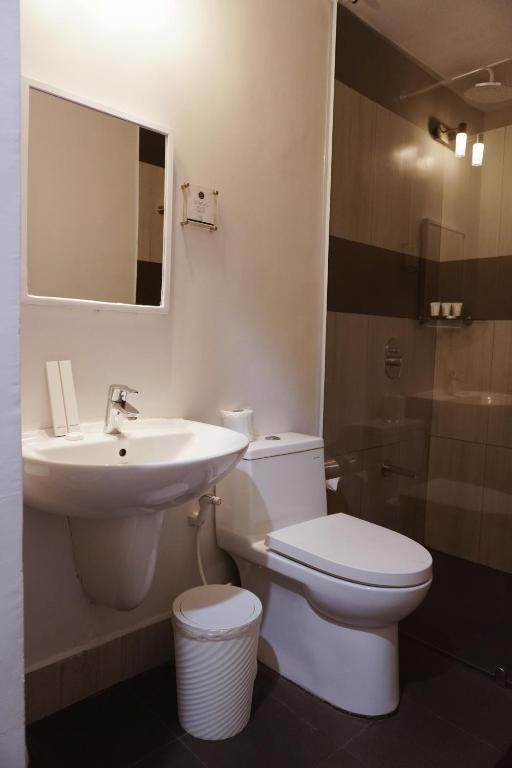 Koupelna v ubytování LeBlanc Hotel