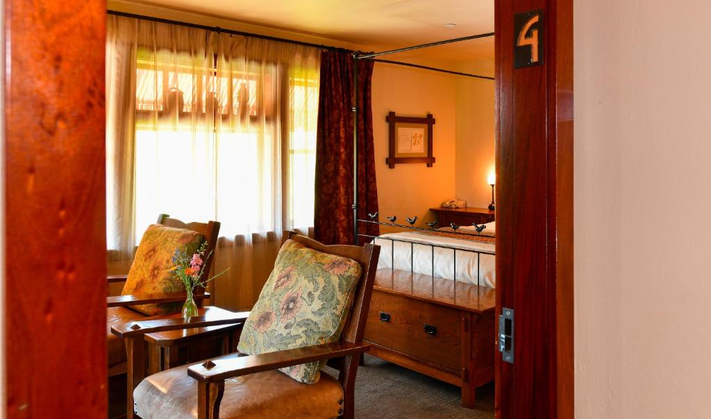 Blackbird Inn - 
