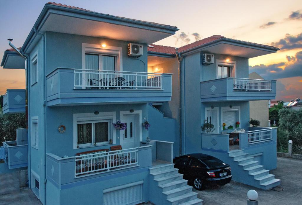 Budova, v ktorej sa apartmán nachádza