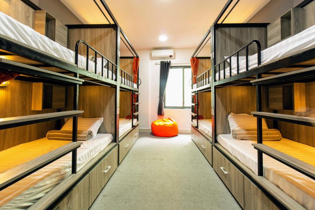 Base Backpackers Base Backpackers