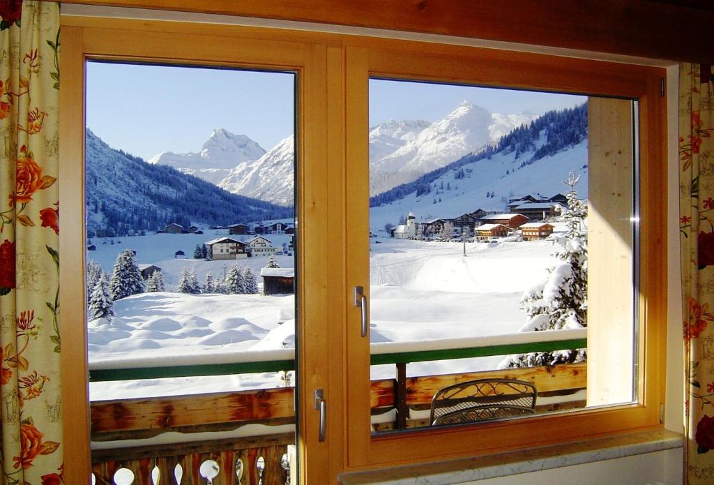 Nespecifikovaný výhled na hory nebo výhled na hory při pohledu z bed and breakfast