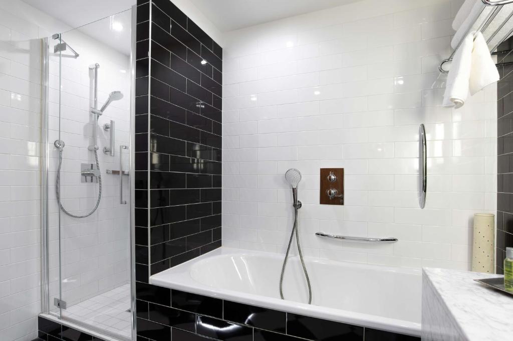 Hilton London Wembley - Resim 28