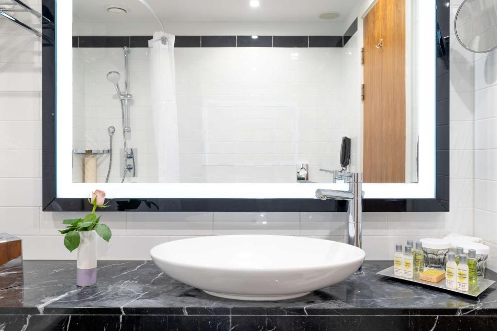 Hilton London Wembley - Resim 42