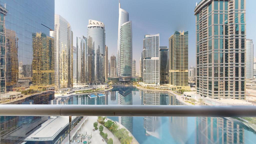 Gallery image of #116DA Elegant Studio Apartment for Rent in JLT in Dubai