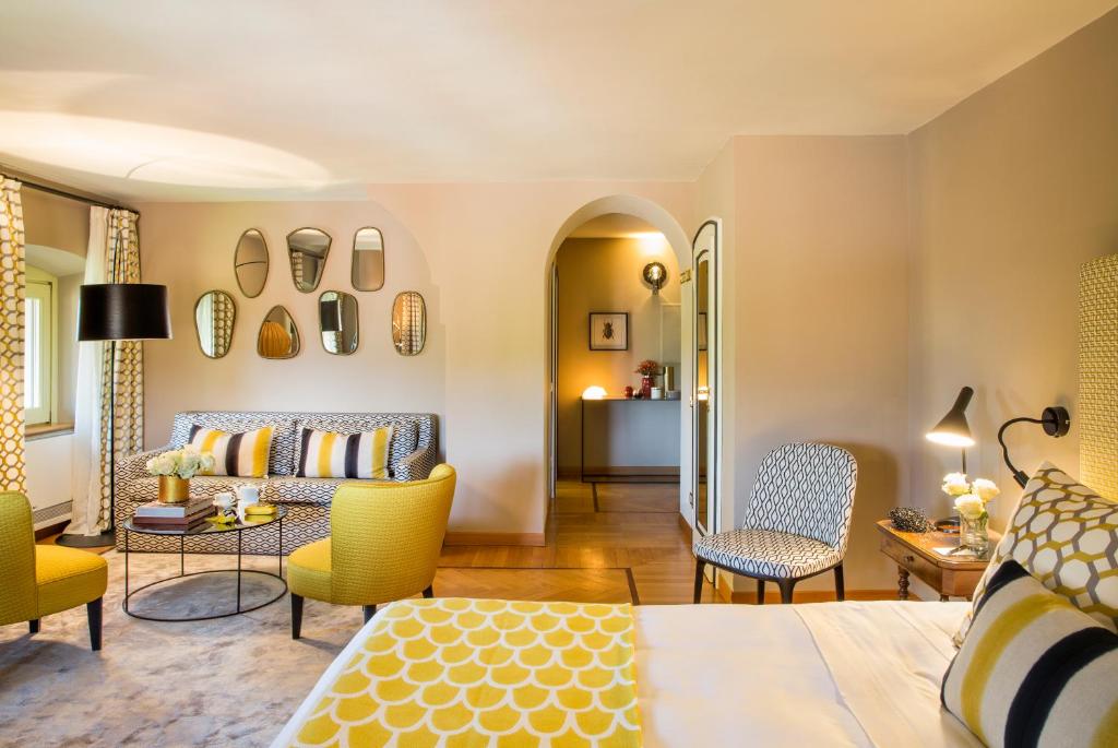Posezení v ubytování L'Albereta Relais & Chateaux