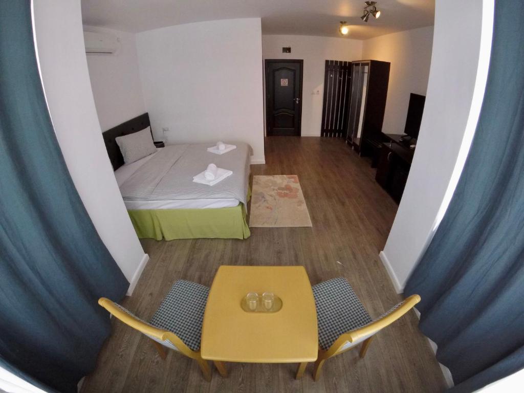 Cochet Accommodation - Superior King Room