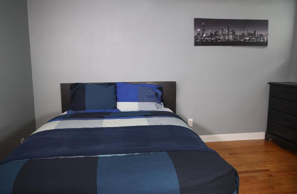 Postel nebo postele na pokoji v ubytování Wrigley Hostel - Chicago
