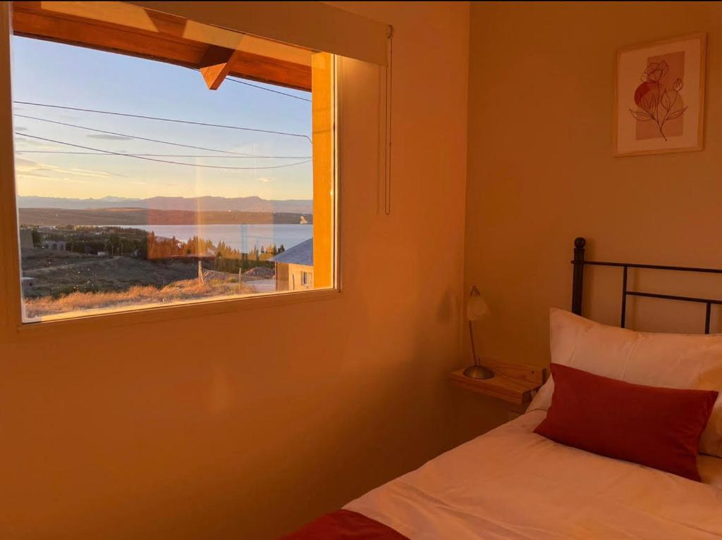 - une chambre avec une fenêtre donnant sur l'océan dans l'établissement TAAR AIKE II (Lugar de Hielo), à El Calafate