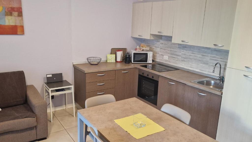 Kuchnia lub aneks kuchenny w obiekcie Appartamento 2 il Vigneto