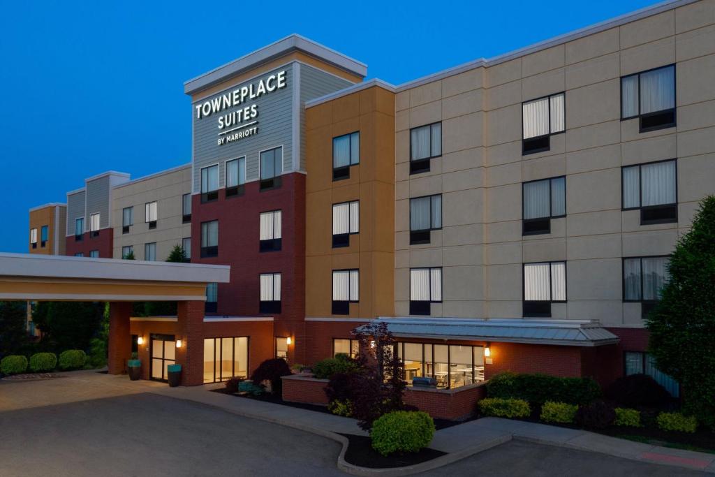 a rendering of the front of a hotel at TownePlace Suites Buffalo Airport in Cheektowaga