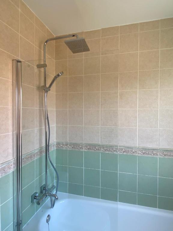 Kúpeľňa v ubytovaní Villa with heated private pool, sea view& turkish sauna