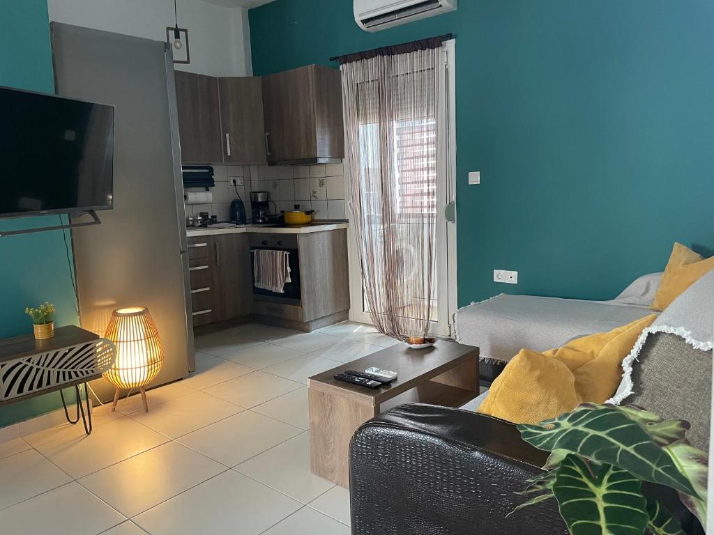 Luna's Sea View & City Center Apartment - 2