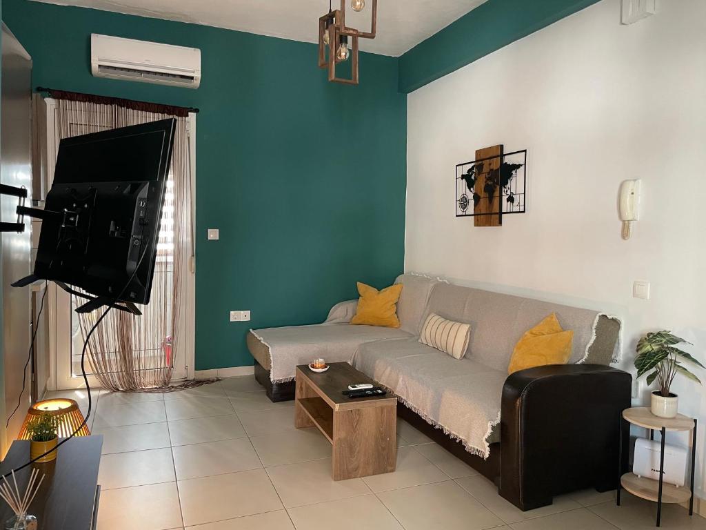 Luna's Sea View & City Center Apartment - 3