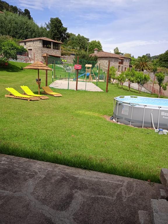 Bazén v ubytování Quinta dos Campos - Apartamento 1 nebo v jeho okolí
