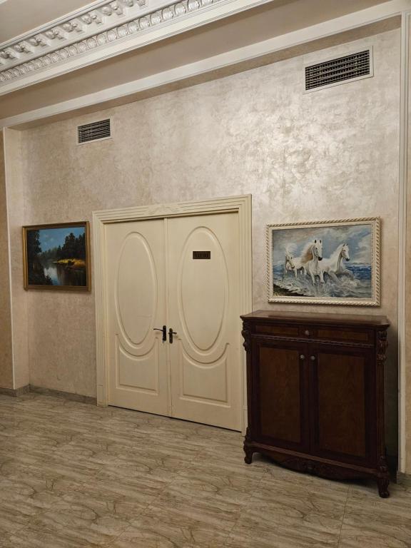 Fotografie z fotogalerie ubytování Dostoevsky Hotel Աղ ու Հաց FOOD COURT v destinaci Pʼarakʼar