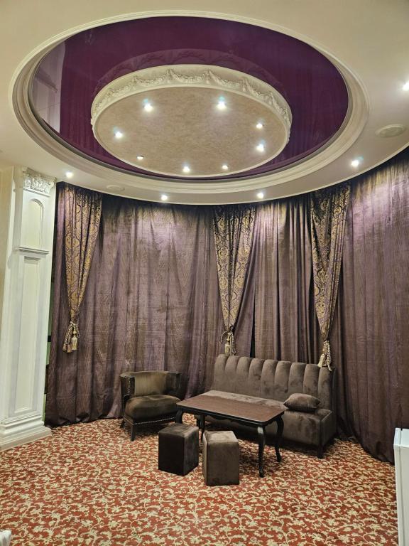 Posezení v ubytování Dostoevsky Hotel Աղ ու Հաց FOOD COURT