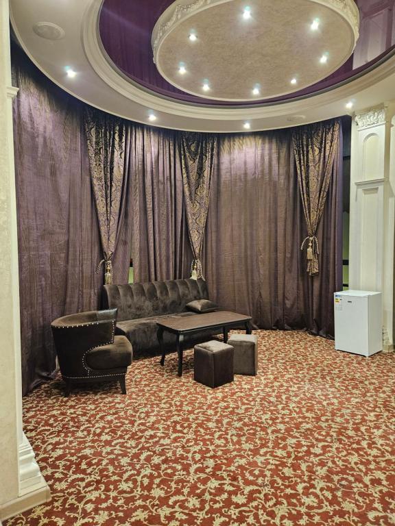 Posezení v ubytování Dostoevsky Hotel Աղ ու Հաց FOOD COURT