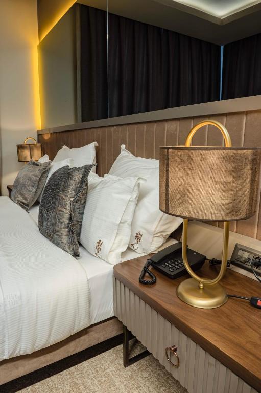 Four Mansions Hotel - 17