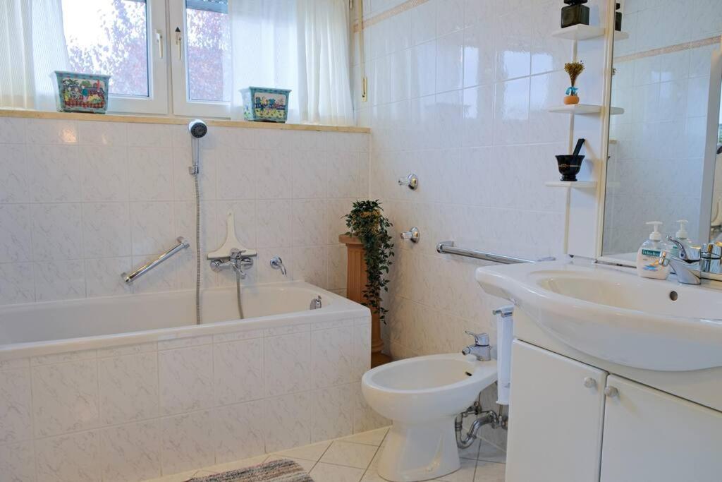 Koupelna v ubytování GLC Gauting Living Comfortable 100