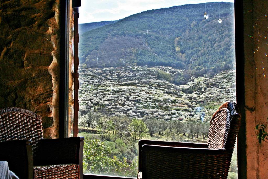 A general mountain view or a mountain view taken from the country house