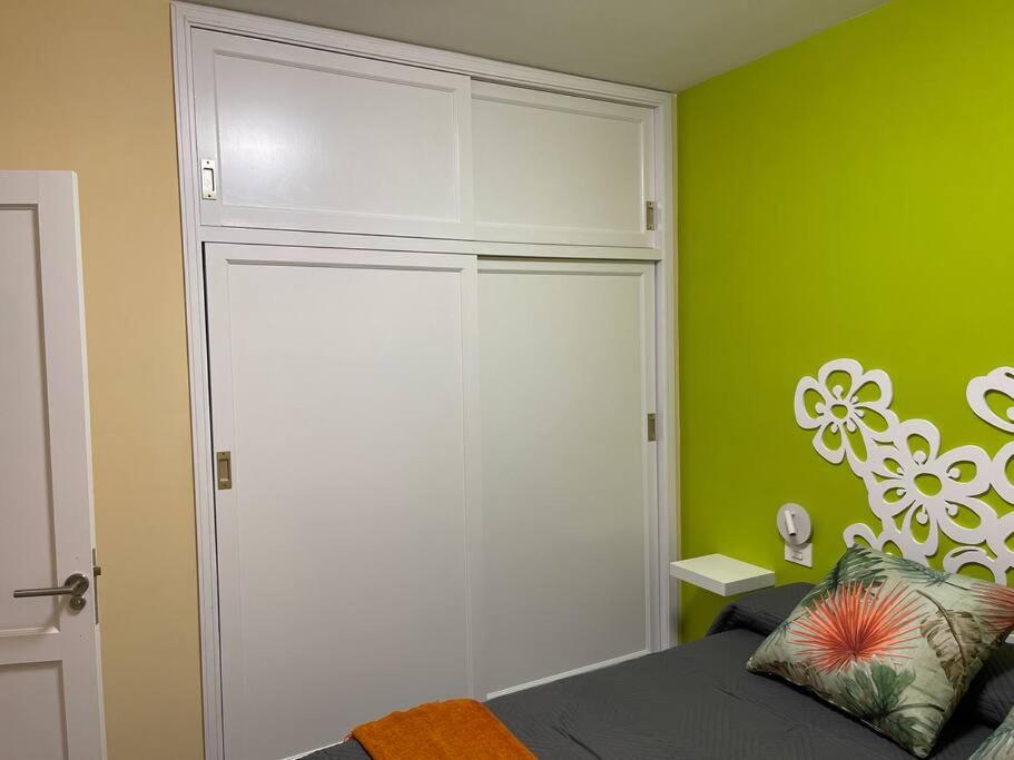 Postel nebo postele na pokoji v ubytování Vv La Joya Del Mar Suites