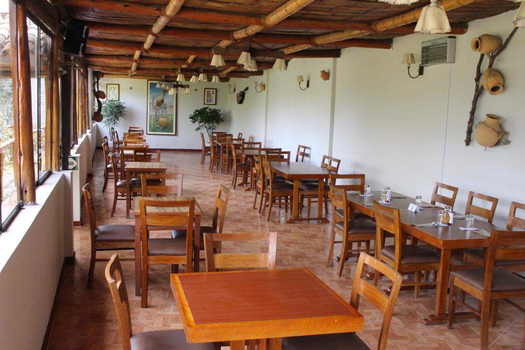 Restaurace v ubytování Bungalows Payancas de Tato
