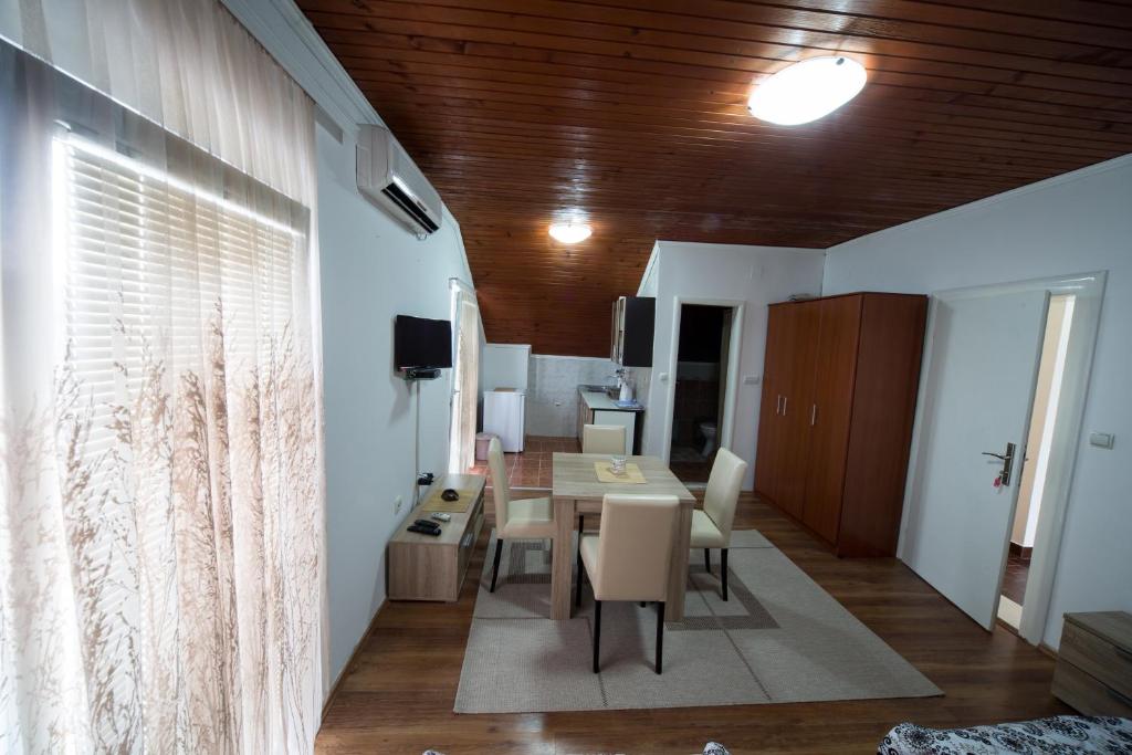 Fotografie z fotogalerie ubytování Apartments Pavićević v destinaci Tivat