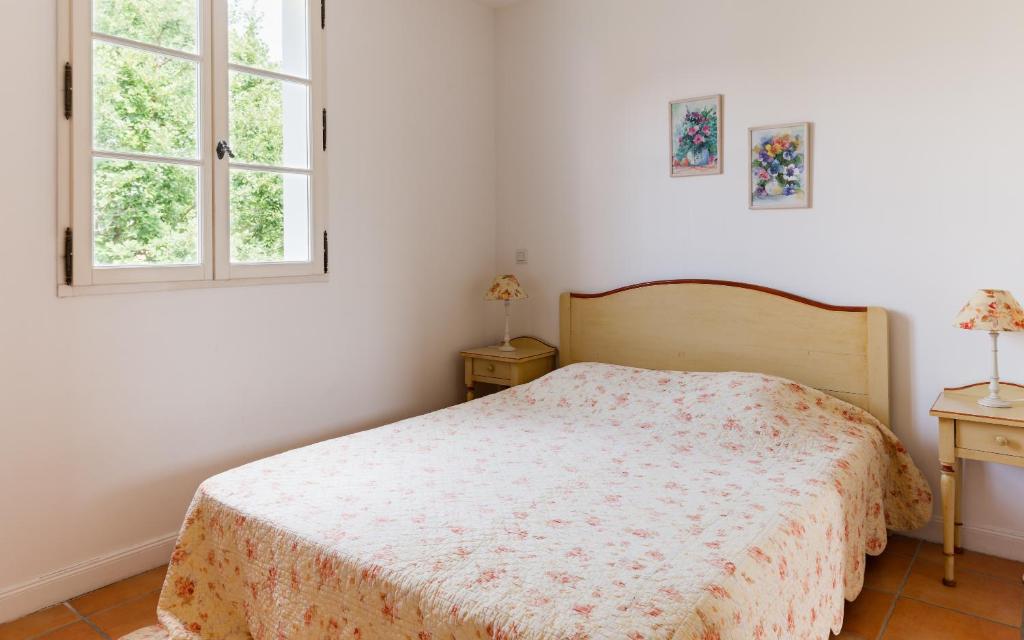 Postel nebo postele na pokoji v ubytování Lagrange Vacances Domaine de Fayence