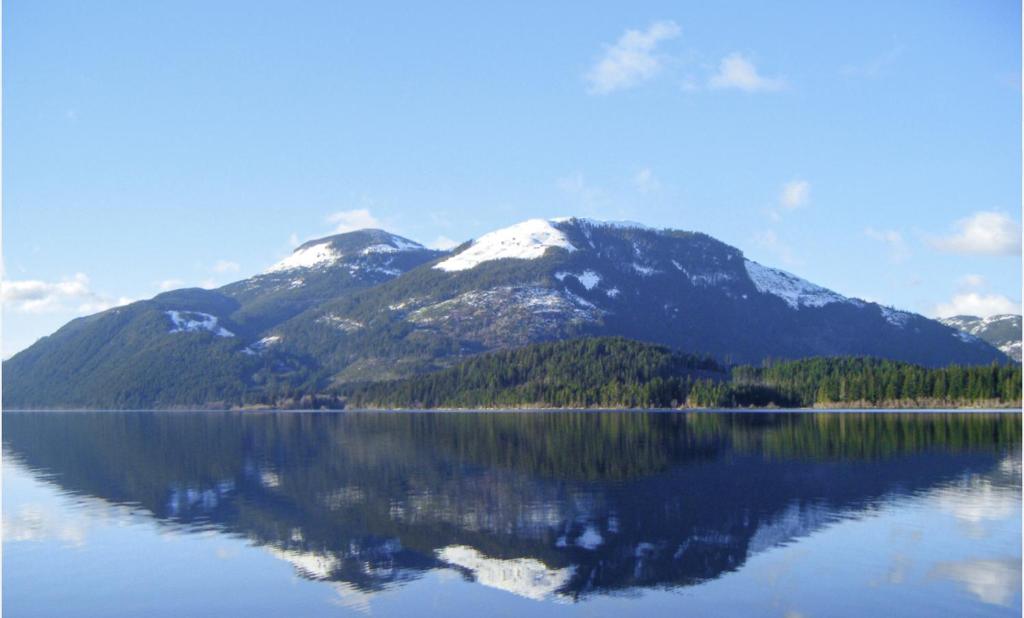 Private apartment 5 mins to river, Lake Cowichan (updated prices 2024)