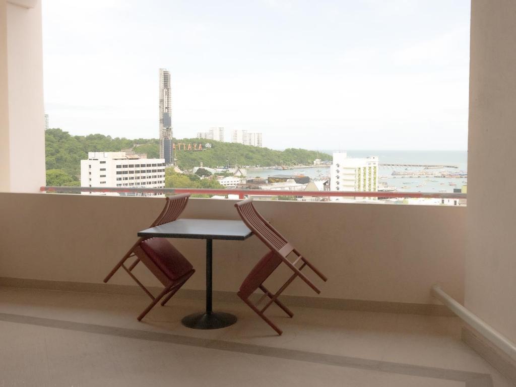 Marine Yensabai Pattaya - Suite With Sea View