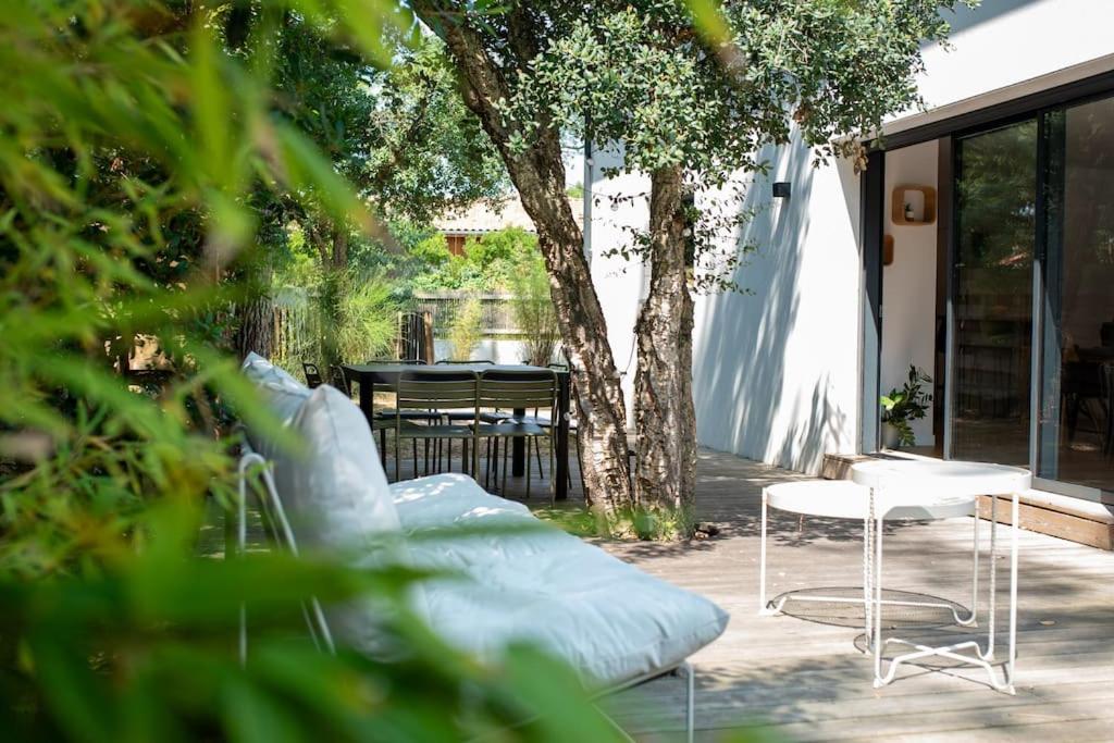 Balkon lub taras w obiekcie Superbe villa 5* avec piscine chauffée
