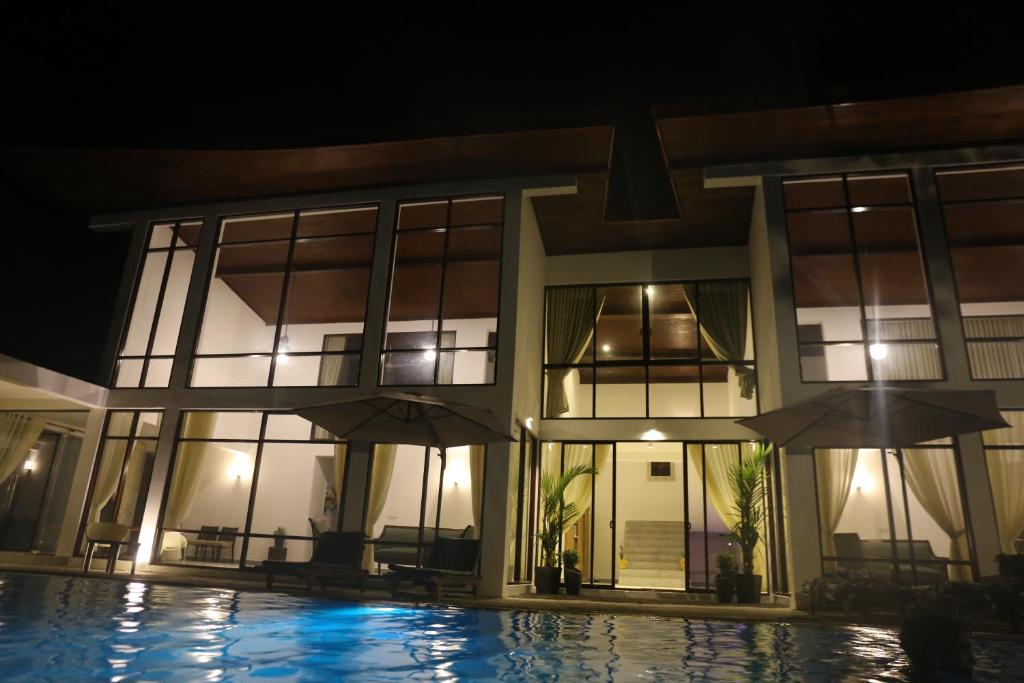 Bazén v ubytování Amanda Beach Resort nebo v jeho okolí