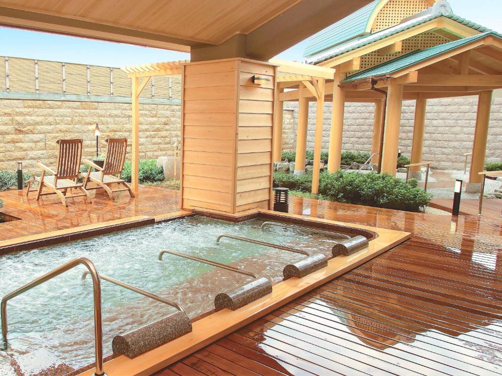 Bazén v ubytování Awara Onsen Matuya Sen Sen nebo v jeho okolí