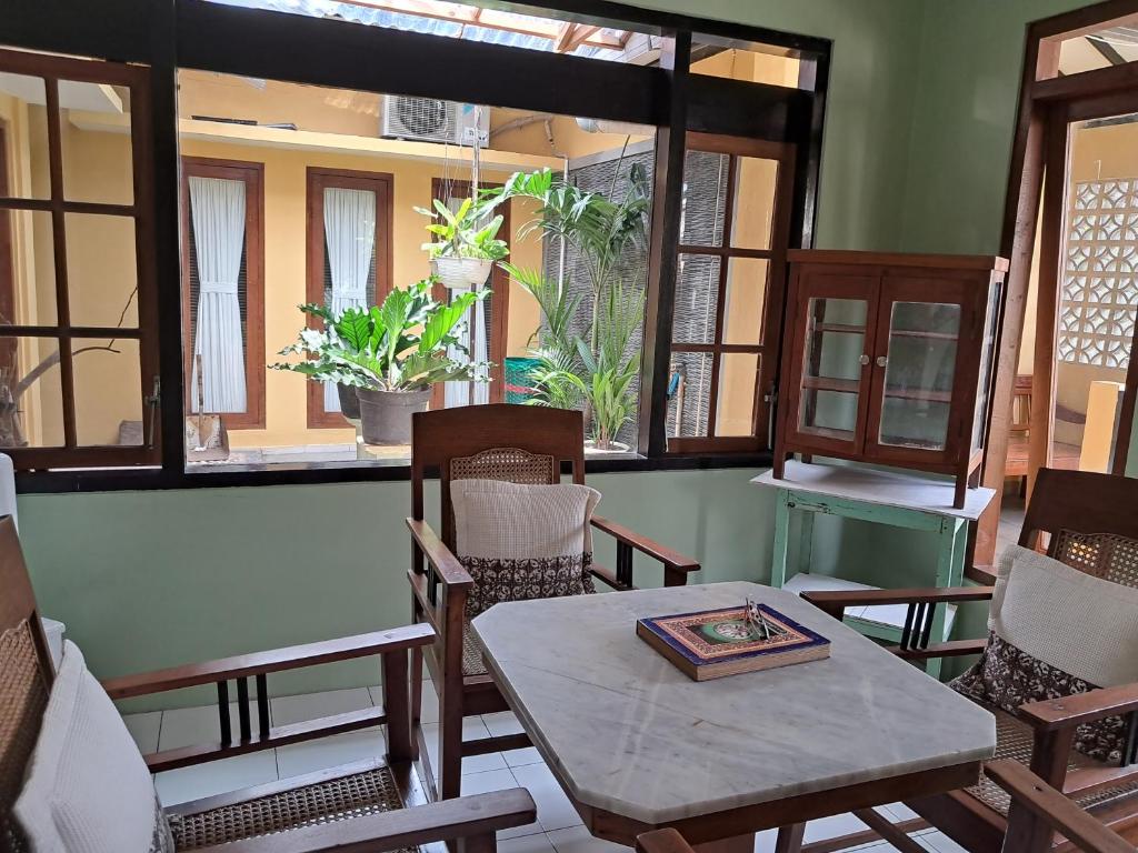 Posezení v ubytování Griya Jene Homestay Syariah