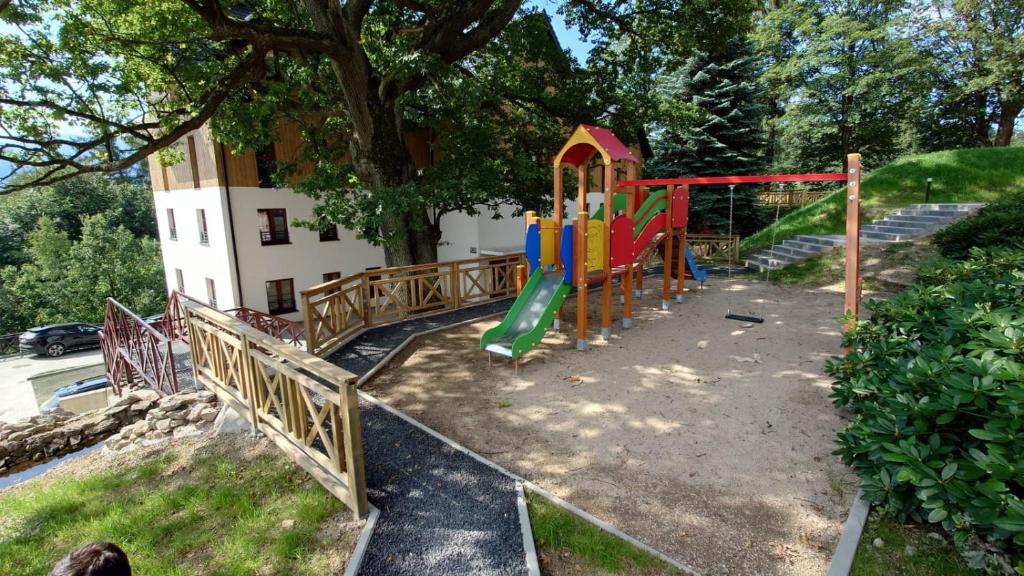 Herní místnost nebo prostor pro děti v ubytování Green Park Resort A8 - Apartament Waloński - z dostępem do basenu, sauny, jacuzzi, siłowni - Widok z 3 stron budynku