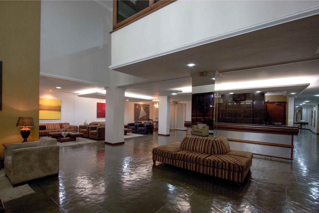  Bristol Exceler Plaza Hotel