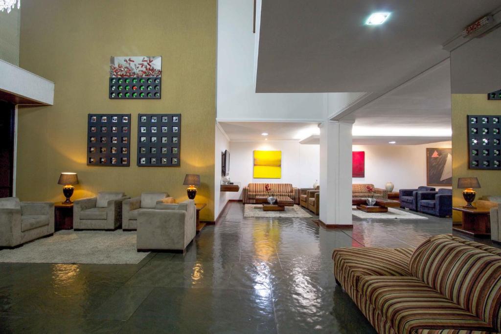  Bristol Exceler Plaza Hotel