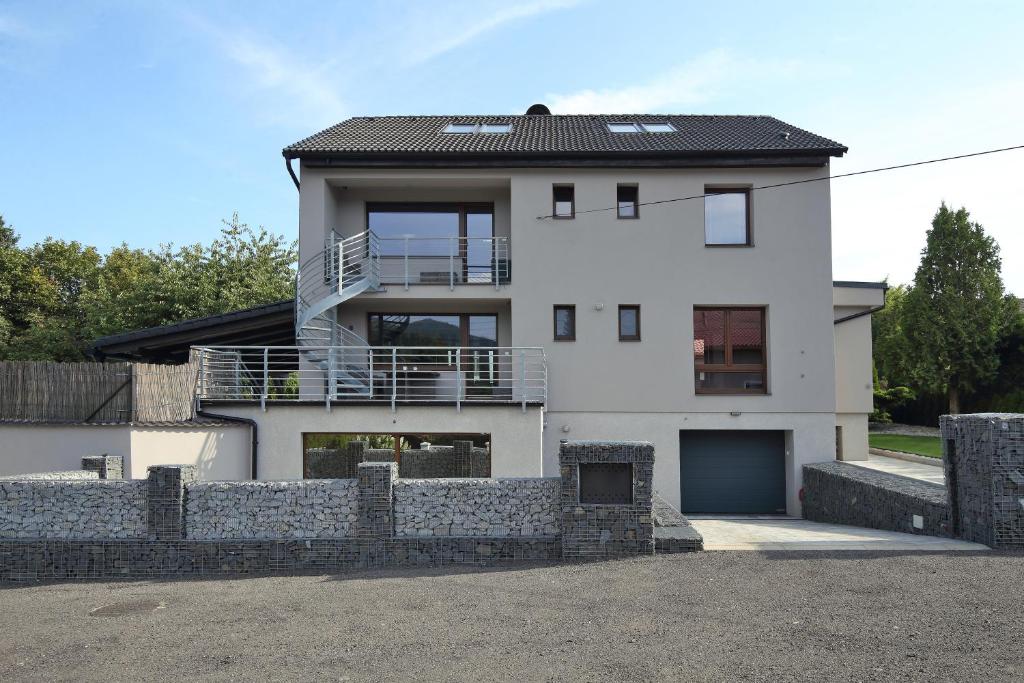 Budova, kde se apartmán nachází