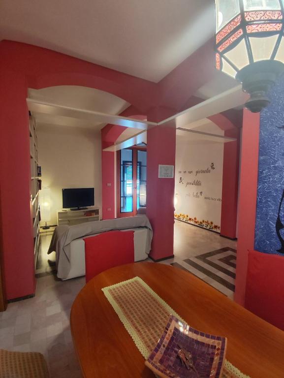 Telewizja i/lub zestaw kina domowego w obiekcie Casa vacanza "IL GIRASOLE"