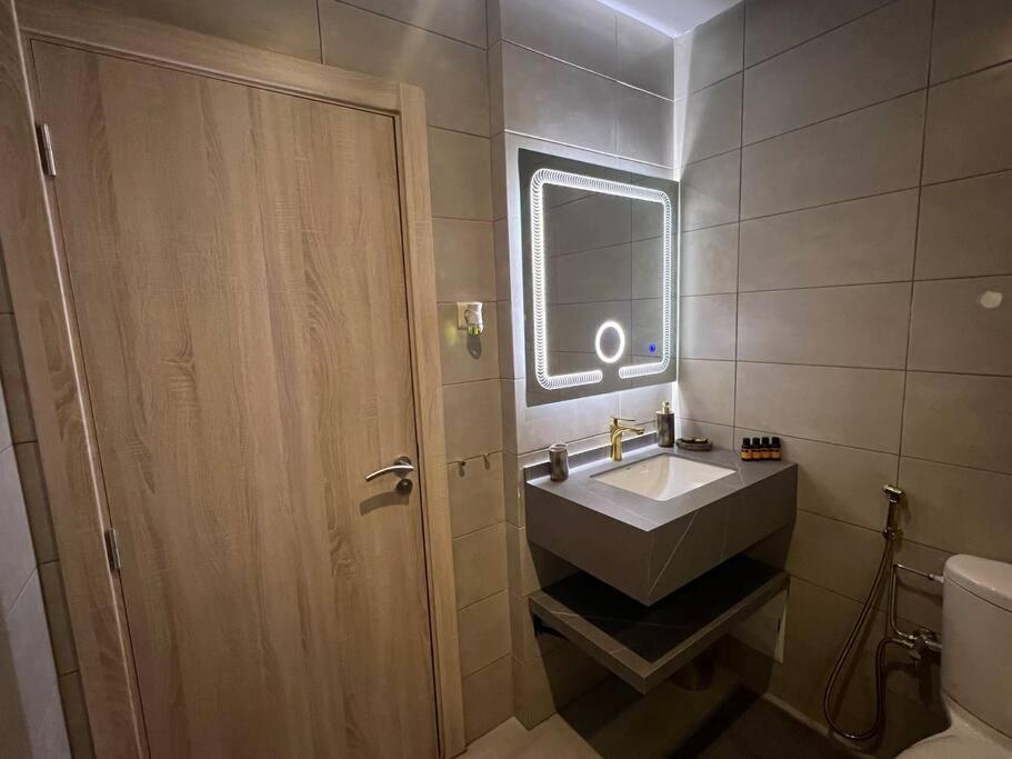 Een badkamer bij Luxus-Unterkunft mit Bergblick!