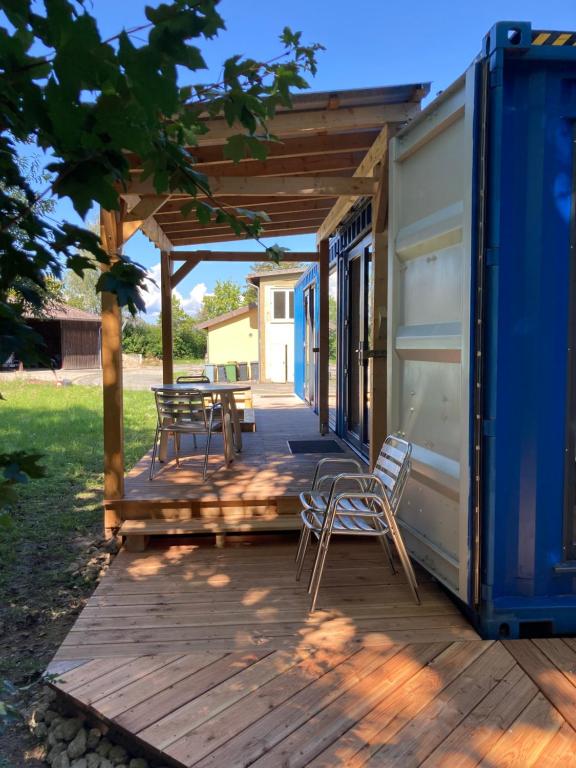 Fotografie z fotogalerie ubytování Tiny House im Seecontainer mit Parkplatz, Glasfaser, Netflix, Veranda und gehobener Ausstattung v destinaci Koburg