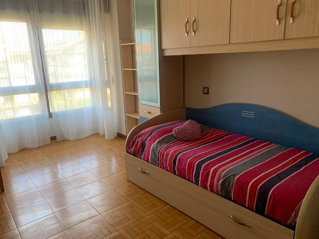 Fotografia z galérie ubytovania Coqueto piso junto a la playa de Ris v destinácii Noja