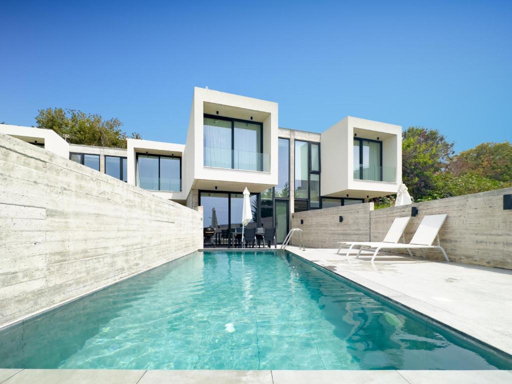 Bazén v ubytování Sunset Park Villas nebo v jeho okolí