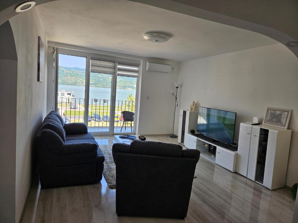 TV a/nebo společenská místnost v ubytování Apartman Jovanovic