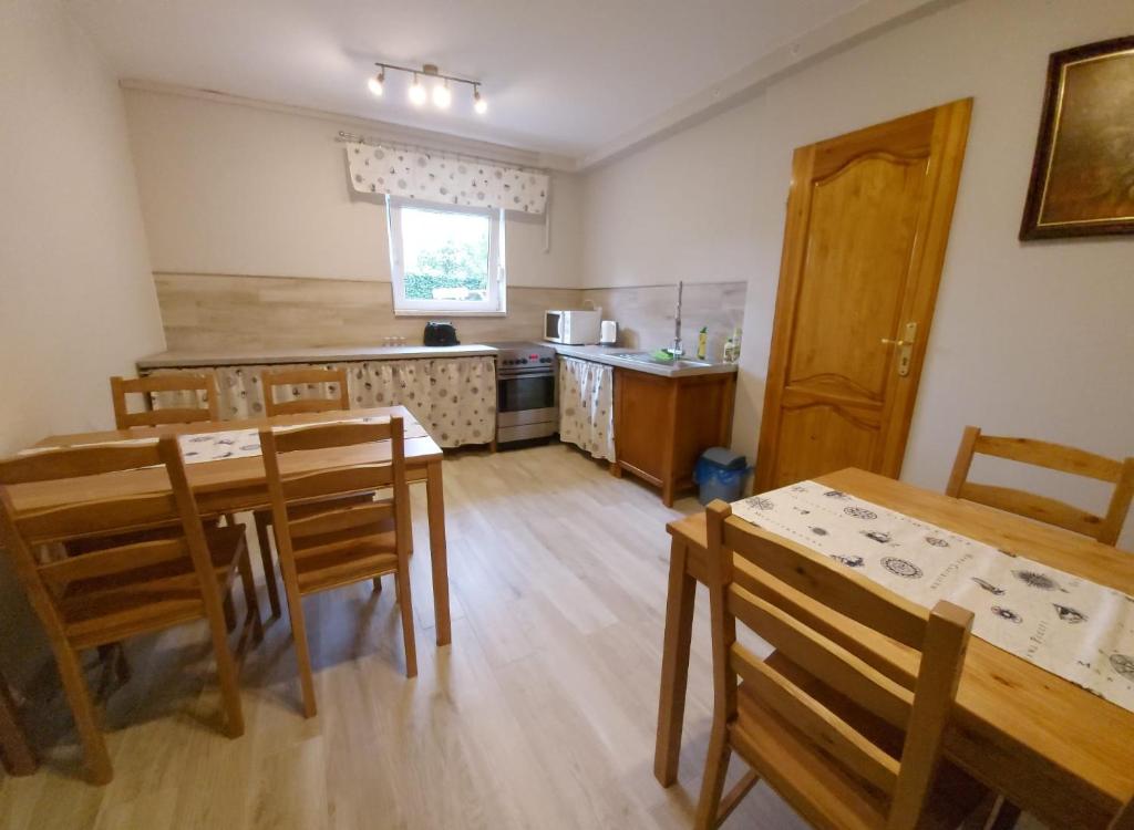 Kuchyň nebo kuchyňský kout v ubytování Dom Gościnny Piotr