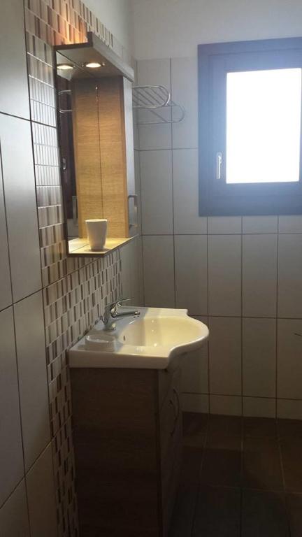 Salle de bains dans l'établissement Marianthi Studios