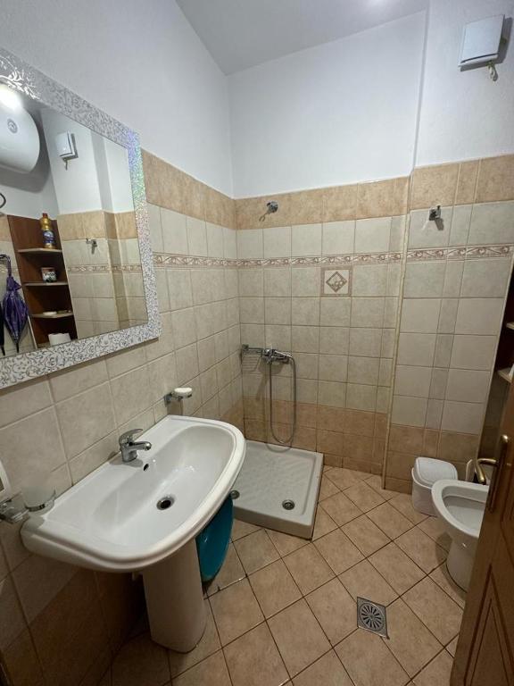 Klodiana Apartment - Image 3