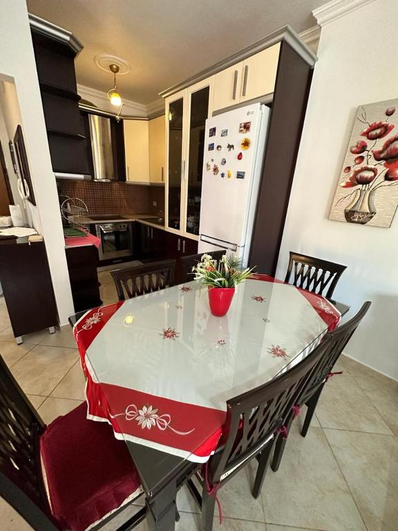 Klodiana Apartment - Image 4