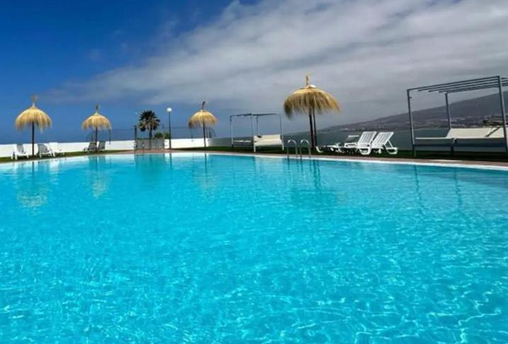 The swimming pool at or close to Penthouse 3 bedrooms, ocean view, near Siam Park