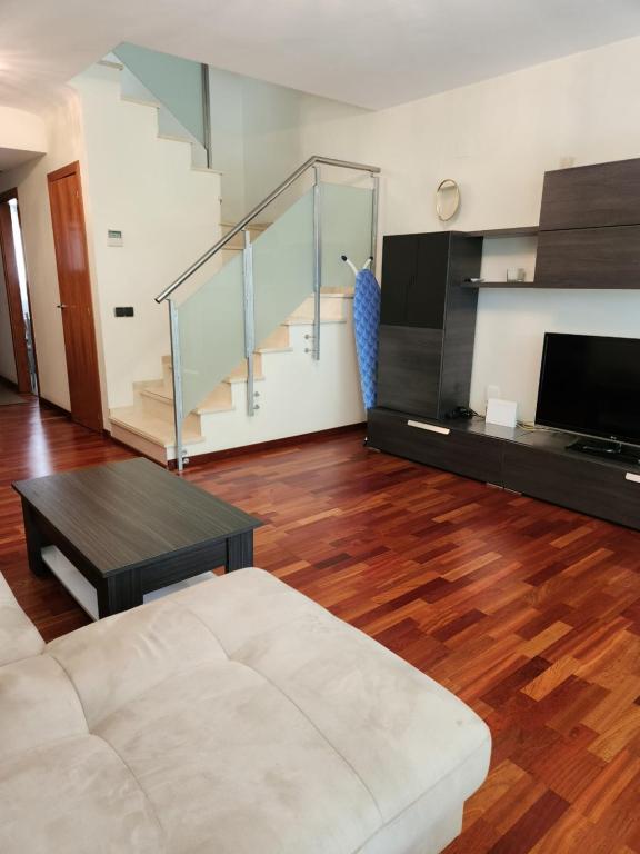 TV a/nebo společenská místnost v ubytování Chalet Sol Park